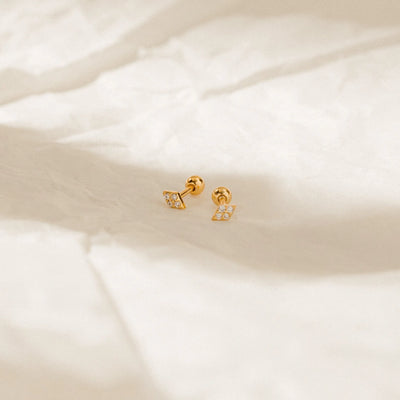 Quo Stud Earrings