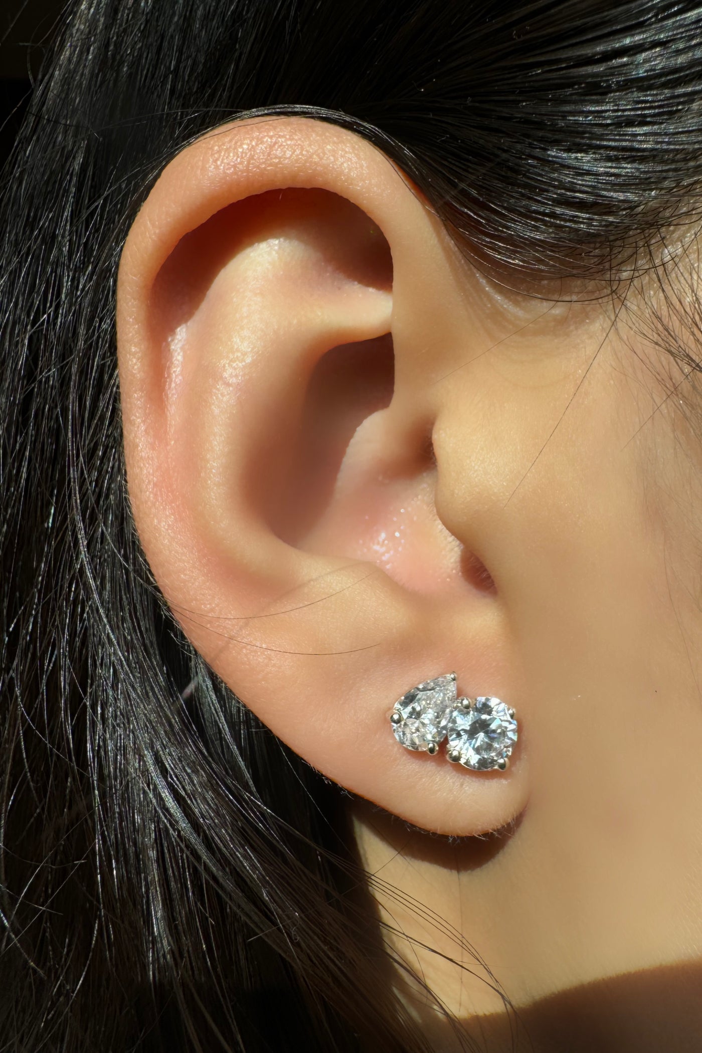 licious diamond stud earrings