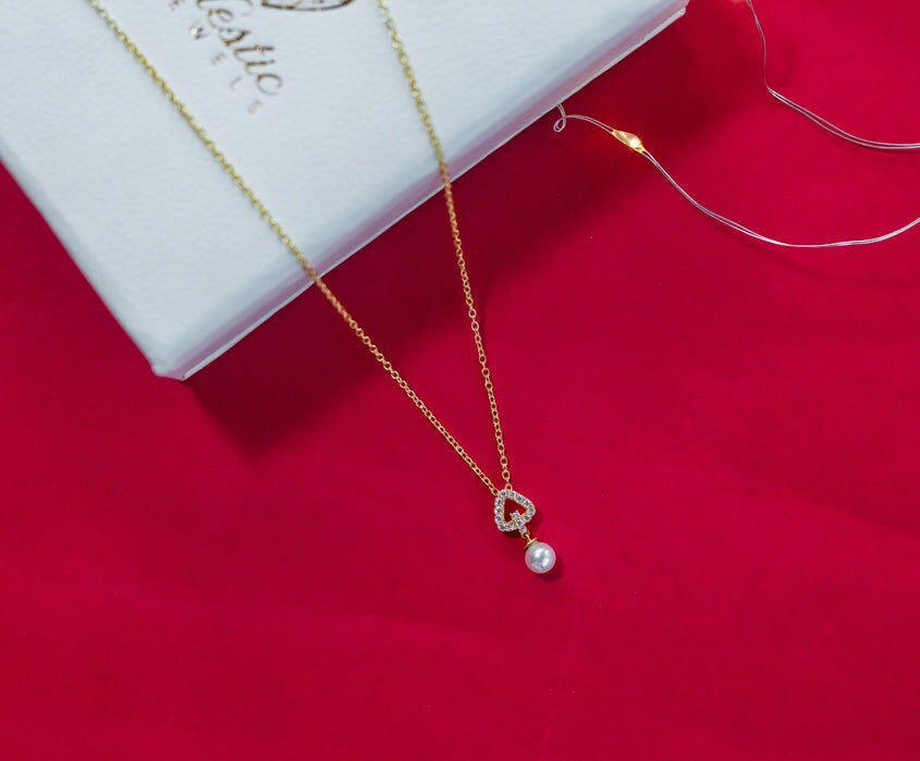 Pearl Spot Pendant